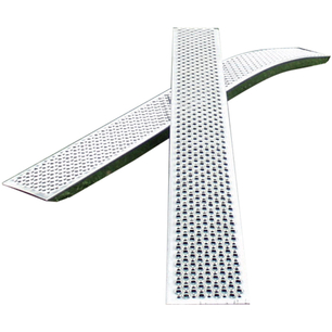 Prohnuté hliníkové nájezdy o délce 1500 mm a nosnosti 400 kg (sada 2 ks)