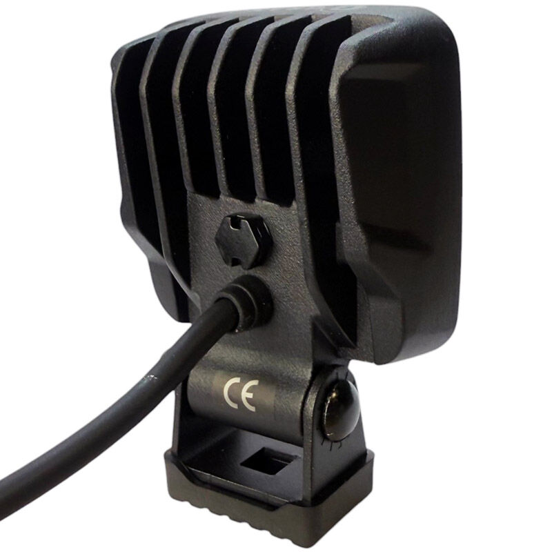 LED pracovní světlo s 16 LED diod s 24 W a se světelným tokem 2976 lm