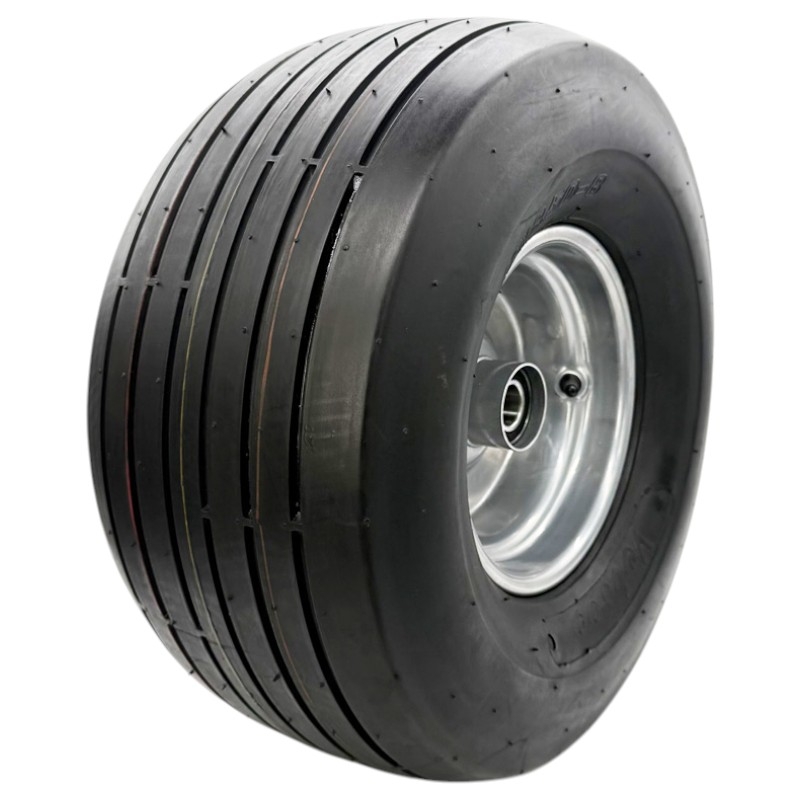 Kompletní kolo 18x8.50-8 s diskem a pláštěm 4 plátny s drážkovým vzorkem