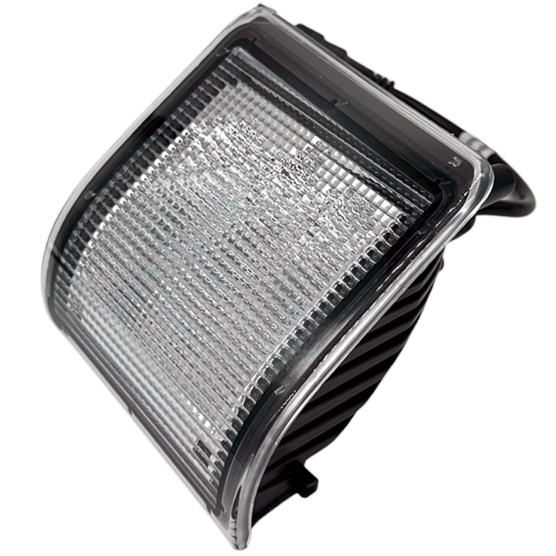 Boční pravé pracovní LED světlo do masky kapoty traktoru John Deere