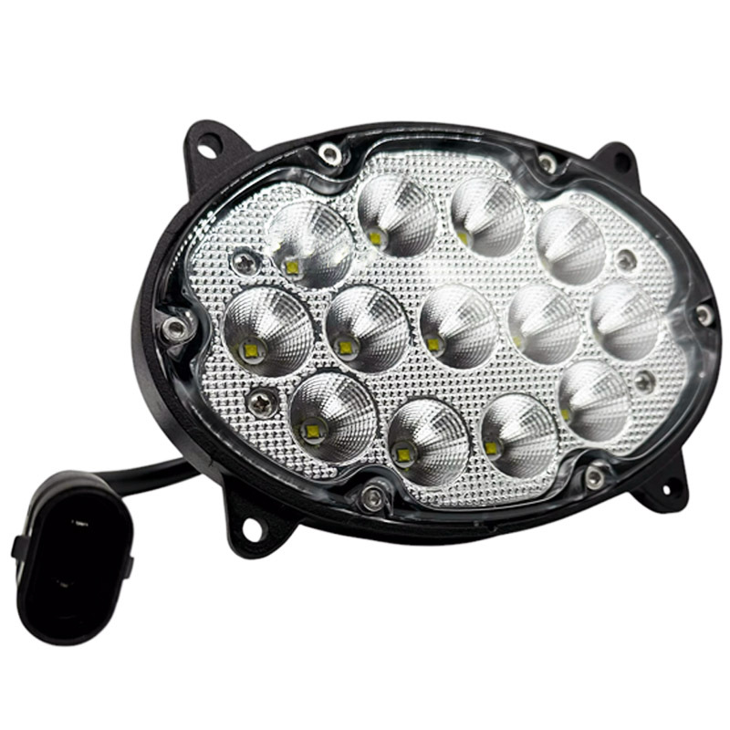 LED světlo o výkonu 39 W a 3500 lm do masky kapoty traktoru John Deere