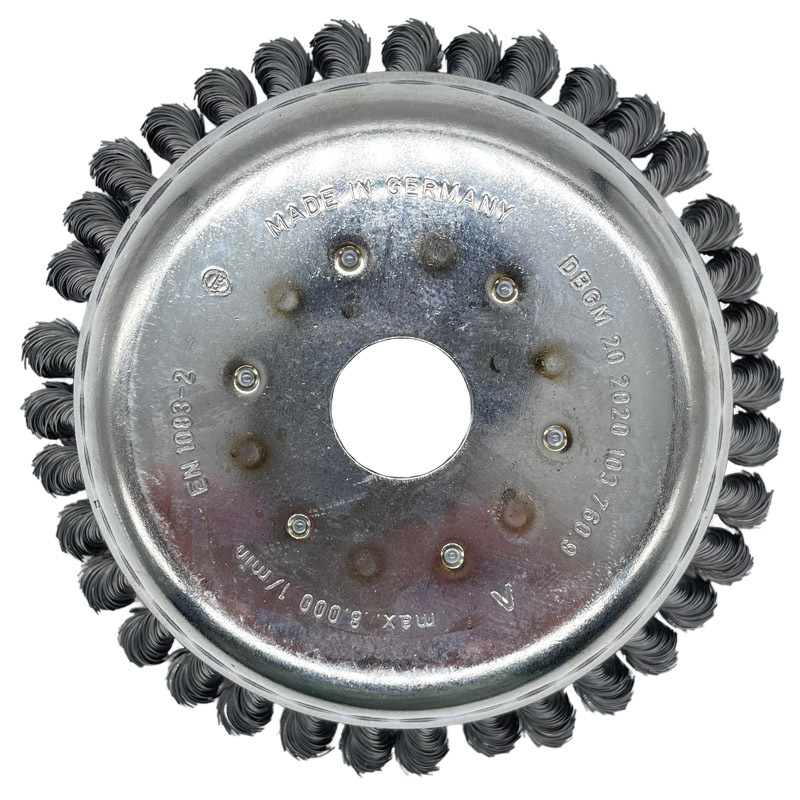 Ocelový copánkový kartáč pro křovinořez na plevel o vnějším průměru 180 mm a otvorem 20 mm