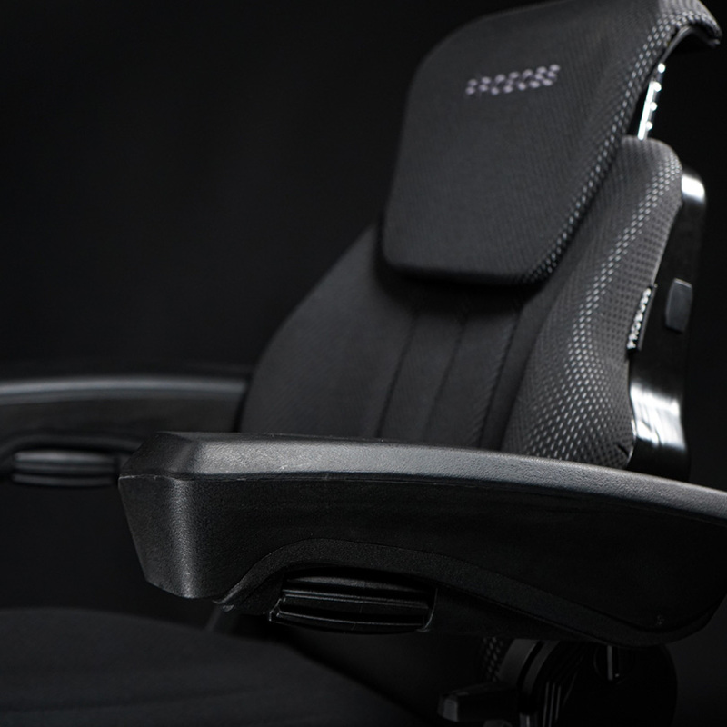 Vzduchové sedadlo PROBOSS s loketními opěrky a opěrkou hlavy